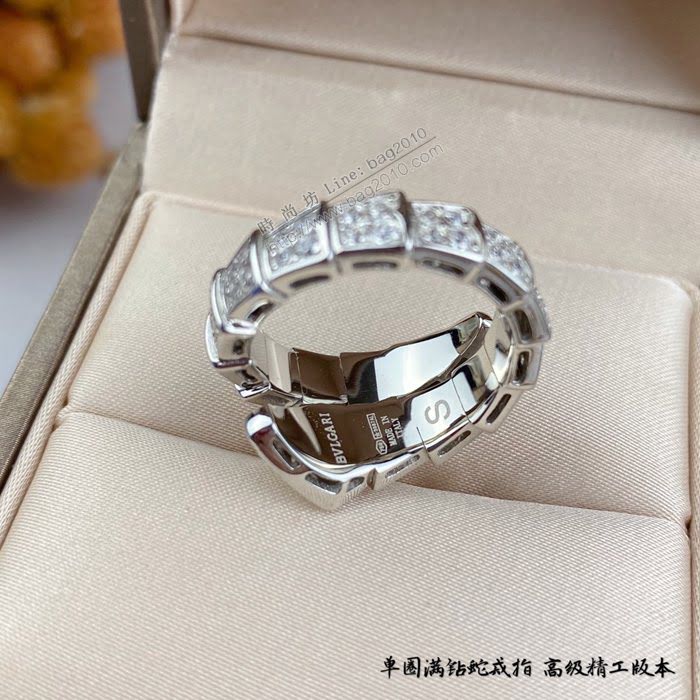 Bvlgari飾品 寶格麗寬版單圈滿鑽蛇純銀戒指  zgbq3285